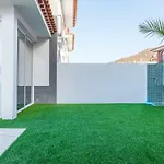 Vila Luxury White With Sea View, Heated Pool