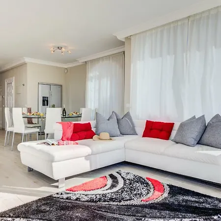 Luxury White With Sea View, Heated Pool Willa