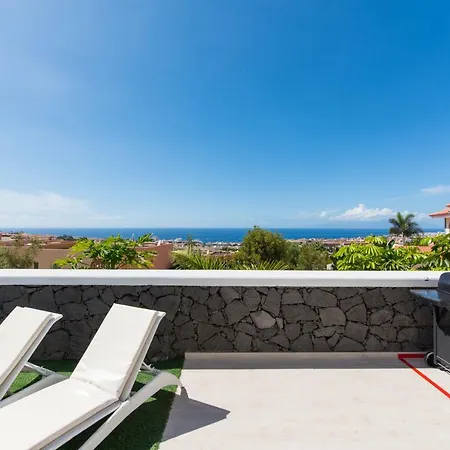 Luxury White With Sea View, Heated Pool Willa