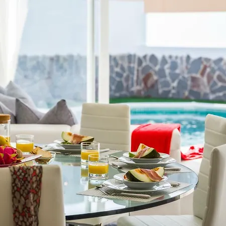 Luxury White With Sea View, Heated Pool Willa *