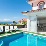 Luxury White With Sea View, Heated Pool 빌라