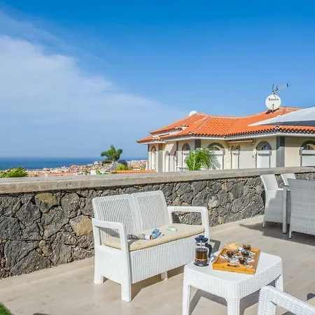 Luxury White With Sea View, Heated Pool 빌라