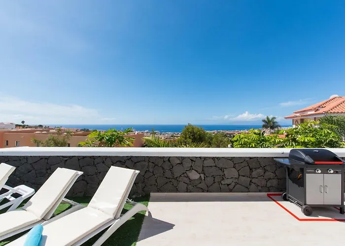 Luxury White With Sea View, Heated Pool וילה