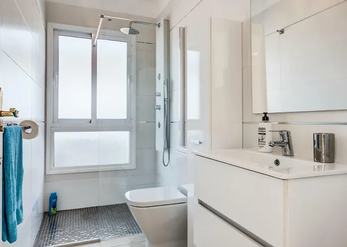 Luxury White With Sea View, Heated Pool אדחה