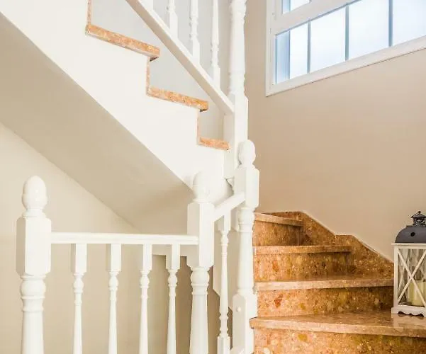 Luxury White With Sea View, Heated Pool וילה אדחה