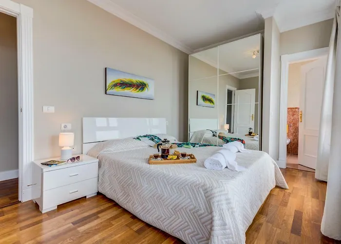 וילה Luxury White With Sea View, Heated Pool אדחה