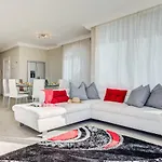 Luxury White With Sea View, Heated Pool Villa