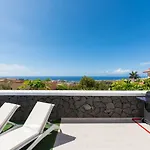 Luxury White With Sea View, Heated Pool Villa