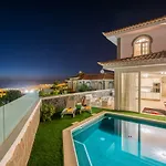 Luxury White With Sea View, Heated Pool Villa *