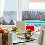 Luxury White With Sea View, Heated Pool Villa *