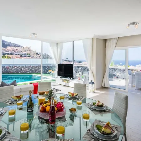 Вилла Luxury White With Sea View, Heated Pool *