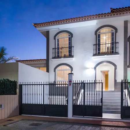 Luxury White With Sea View, Heated Pool