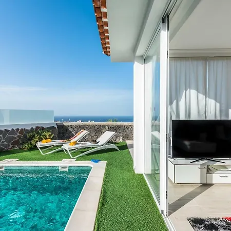 Luxury White With Sea View, Heated Pool *