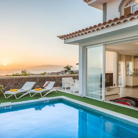Luxury White With Sea View, Heated Pool *