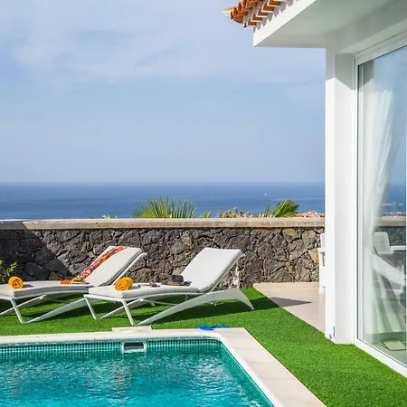 Вилла Luxury White With Sea View, Heated Pool