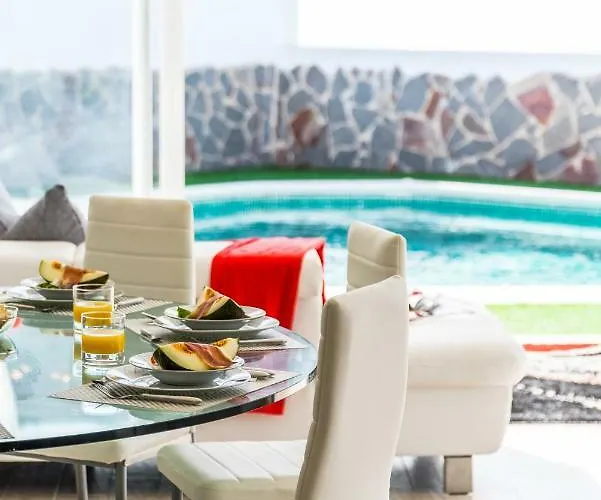 Luxury White With Sea View, Heated Pool