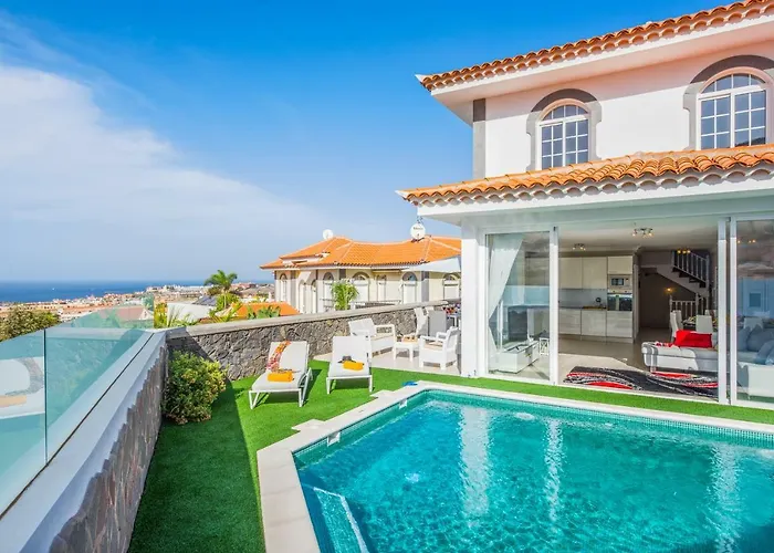 Luxury White With Sea View, Heated Pool Villa *