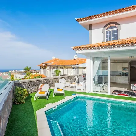 Luxury White With Sea View, Heated Pool Вилла *